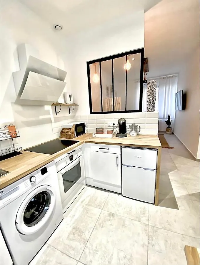 Appartement L’Escale - Le Boho + garage + NETFLIX à Saint-Etienne  France